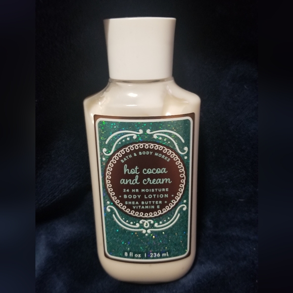 Bath and Body Lotions and Shower Gel - Picture 3 of 8